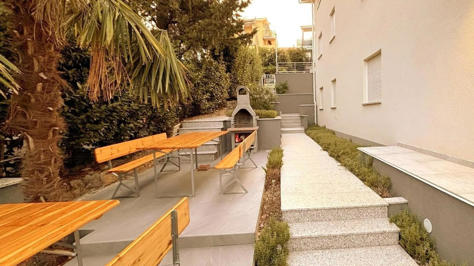 Gemuetliche Wohnung In Crikvenica Mit Schoener Terrasse